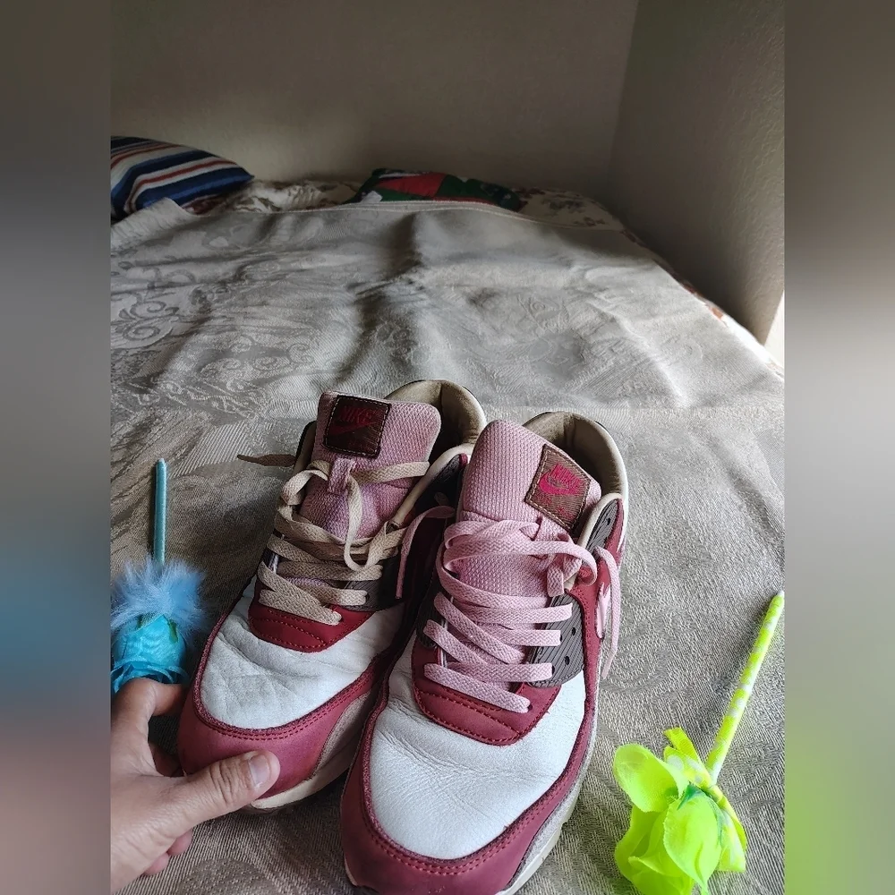 Nike Kids Pink and White Sneakers